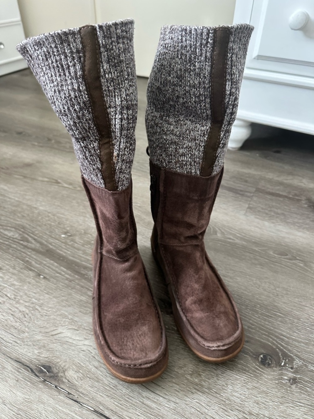 The North Face Brown Suede Winter Boots with Gray Knit Cuffs - Picture 5 of 9